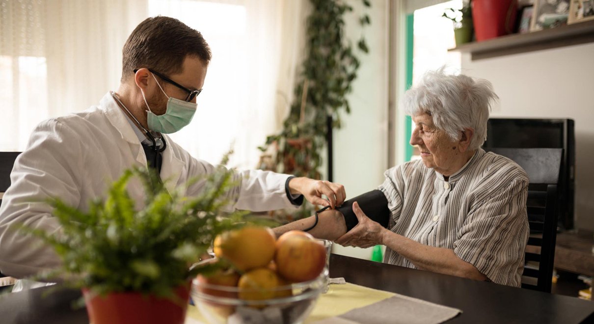 Helping Seniors Make the Most of the Holiday Season